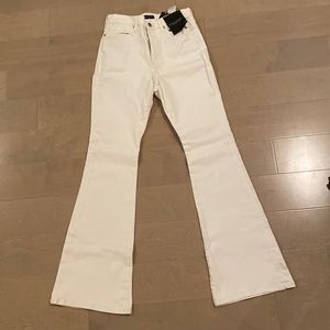 BNWT adorable high rise Flare leg classic jeans Banana Republic size 27